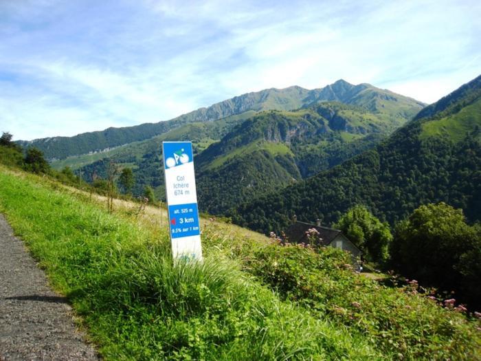 Gites Communaux A Lourdios Exteriér fotografie